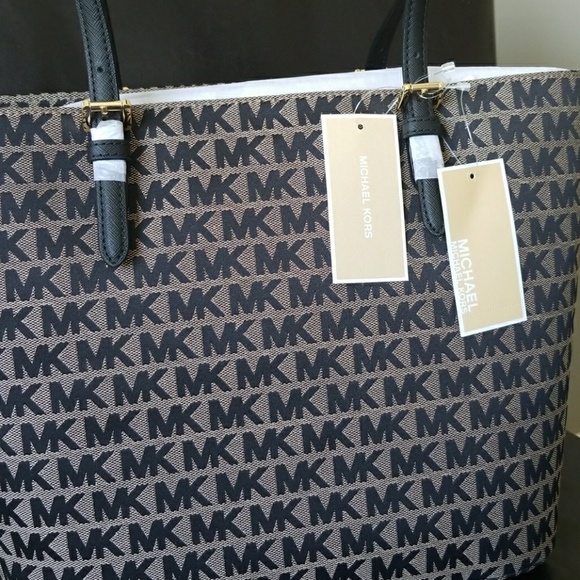 🔴SOLD🔴Michael Kors Tote Bag - Picture 3 of 8